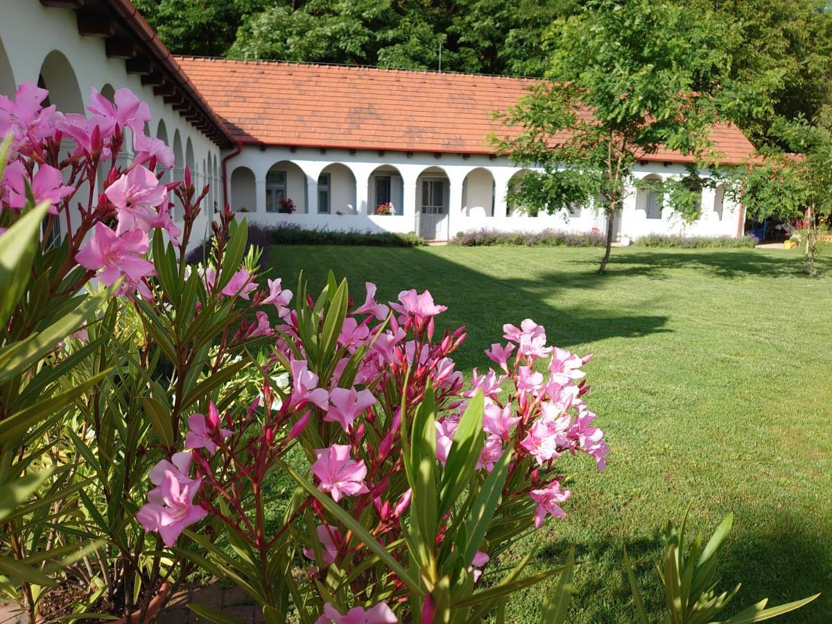 Bakta Haz Hotel Egerbakta Exterior foto